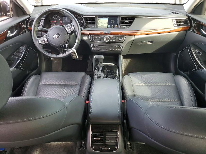 2017 KIA Cadenza Premium