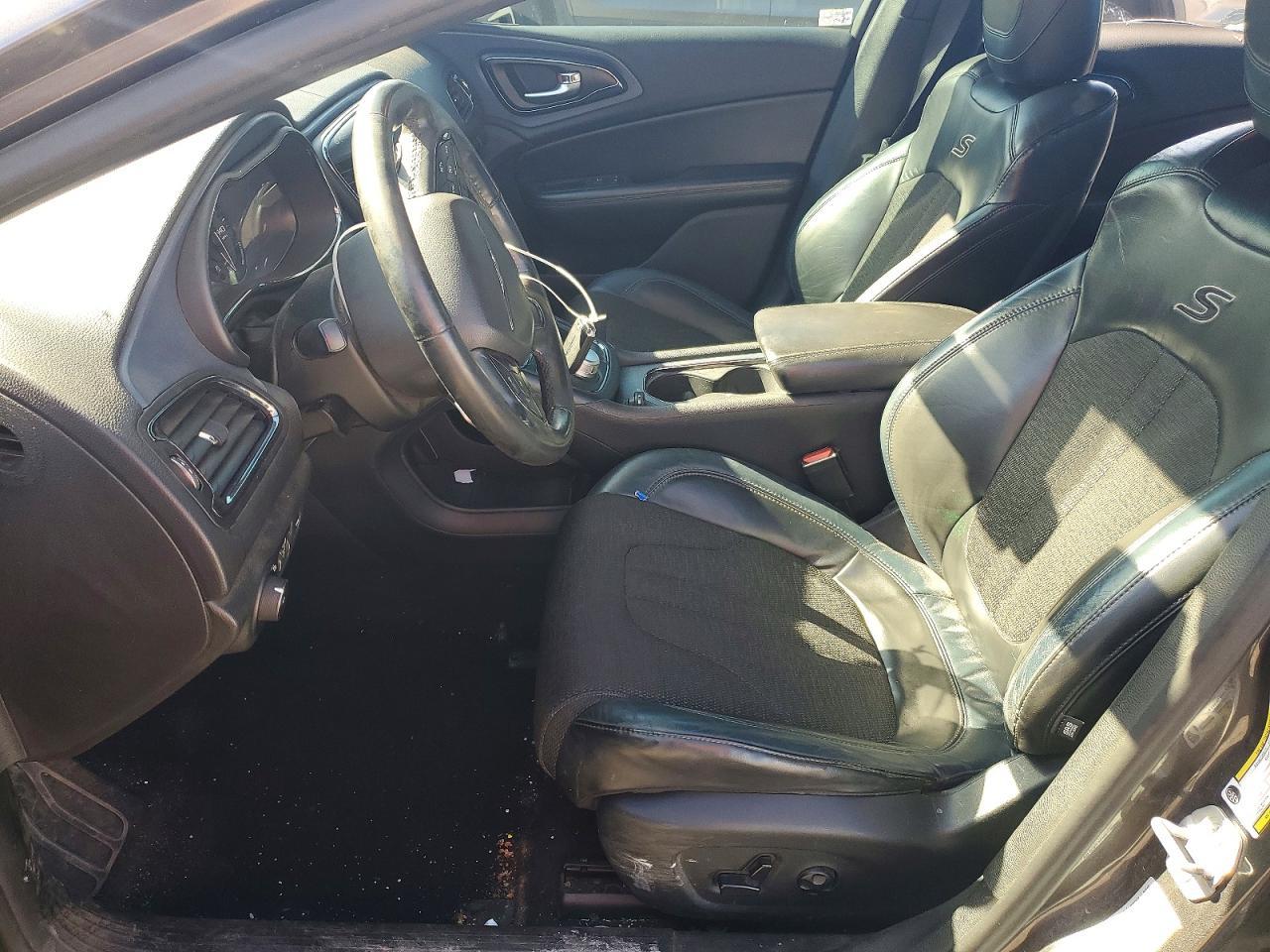 2015 Chrysler 200 s