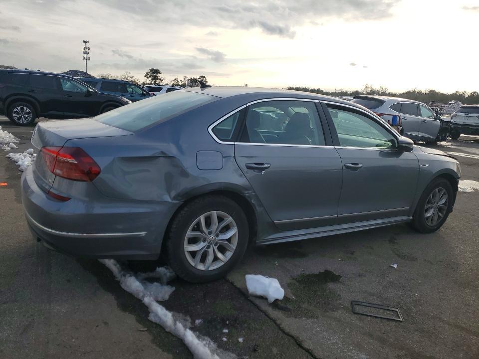 2017 Volkswagen Passat R-line