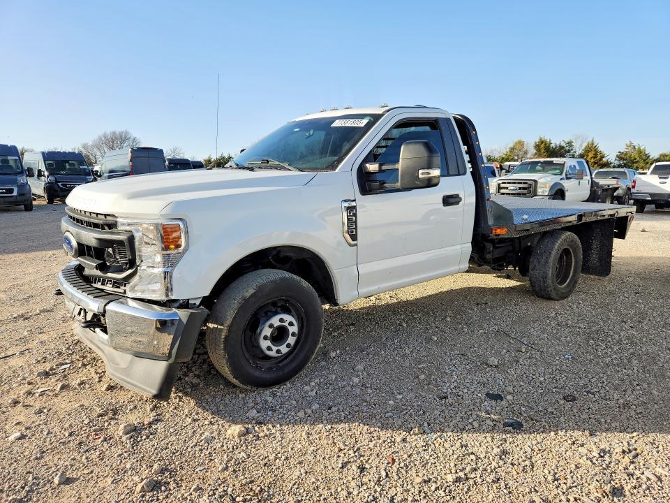 2022 Ford F350 Super Duty Flatbed Truck