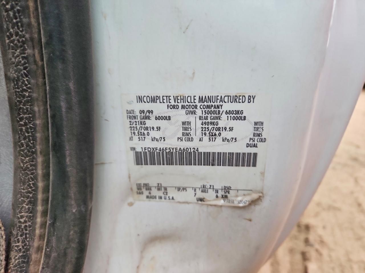 2000 Ford F450 Super Duty Flatbed Truck