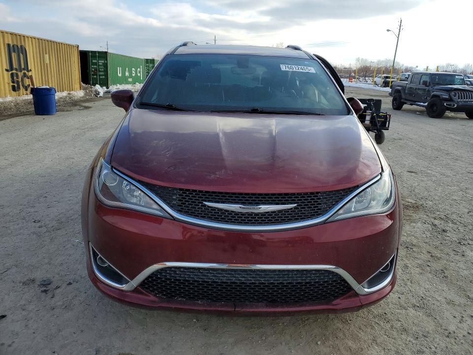 2020 Chrysler Pacifica Touring l