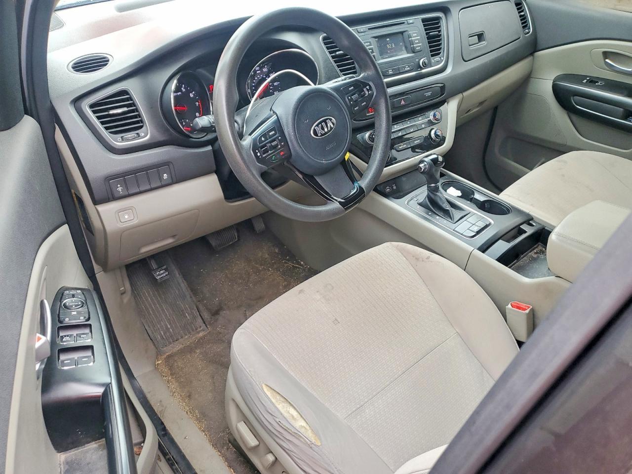 2016 KIA Sedona lx