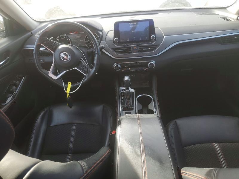 2023 Niss Altima sr