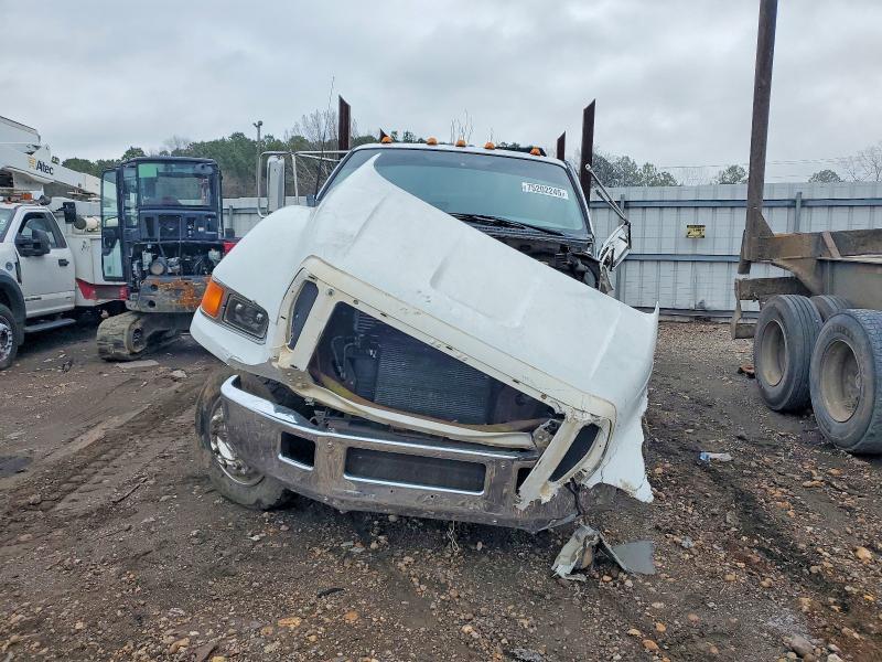 2006 Ford F650 Super Duty Flatbed Truck