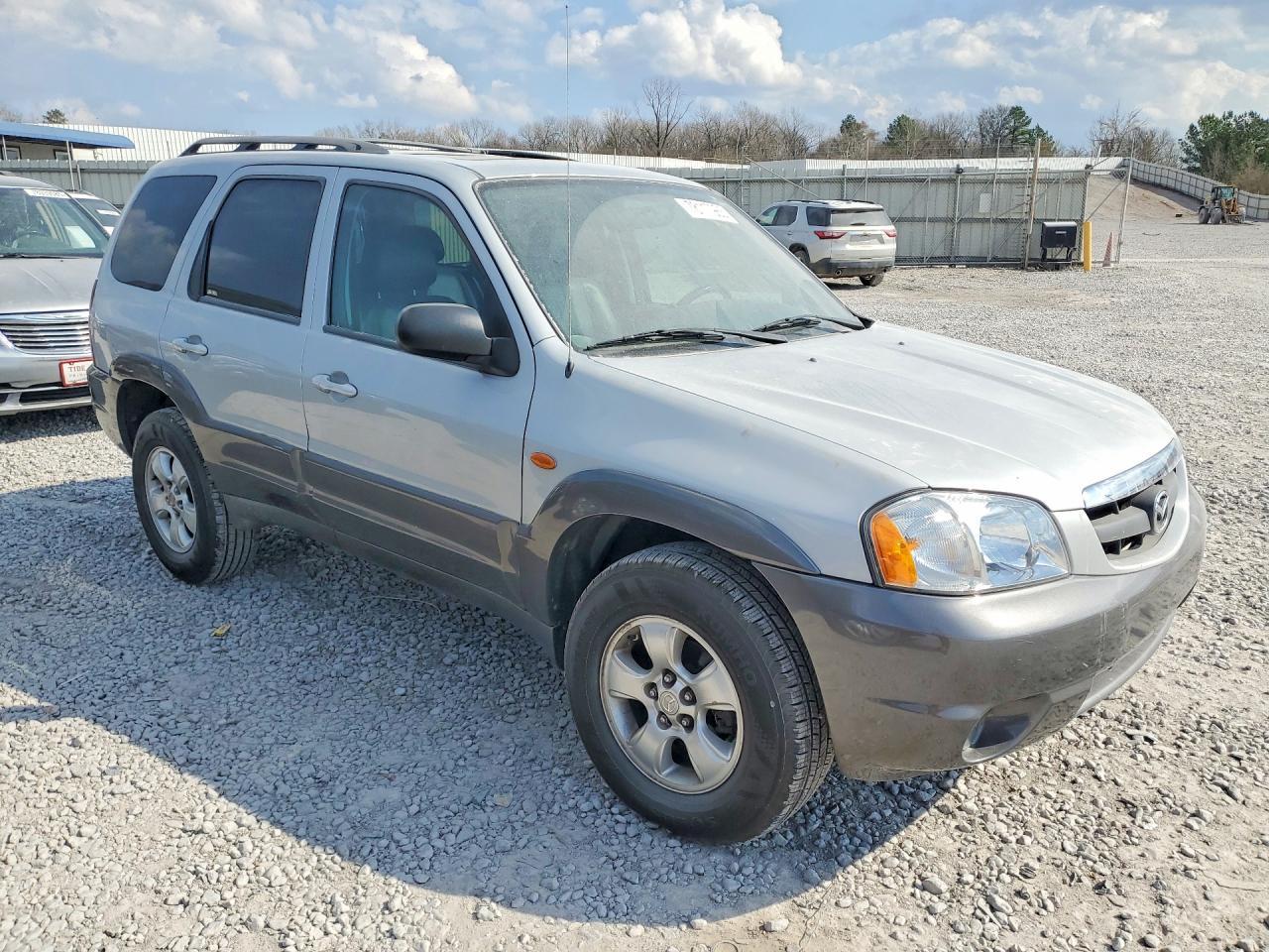 2004 Mazda Tribute es