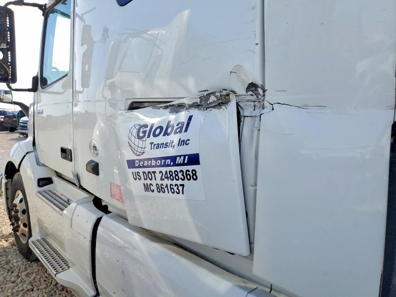 2019 Volv O VNL Semi Truck