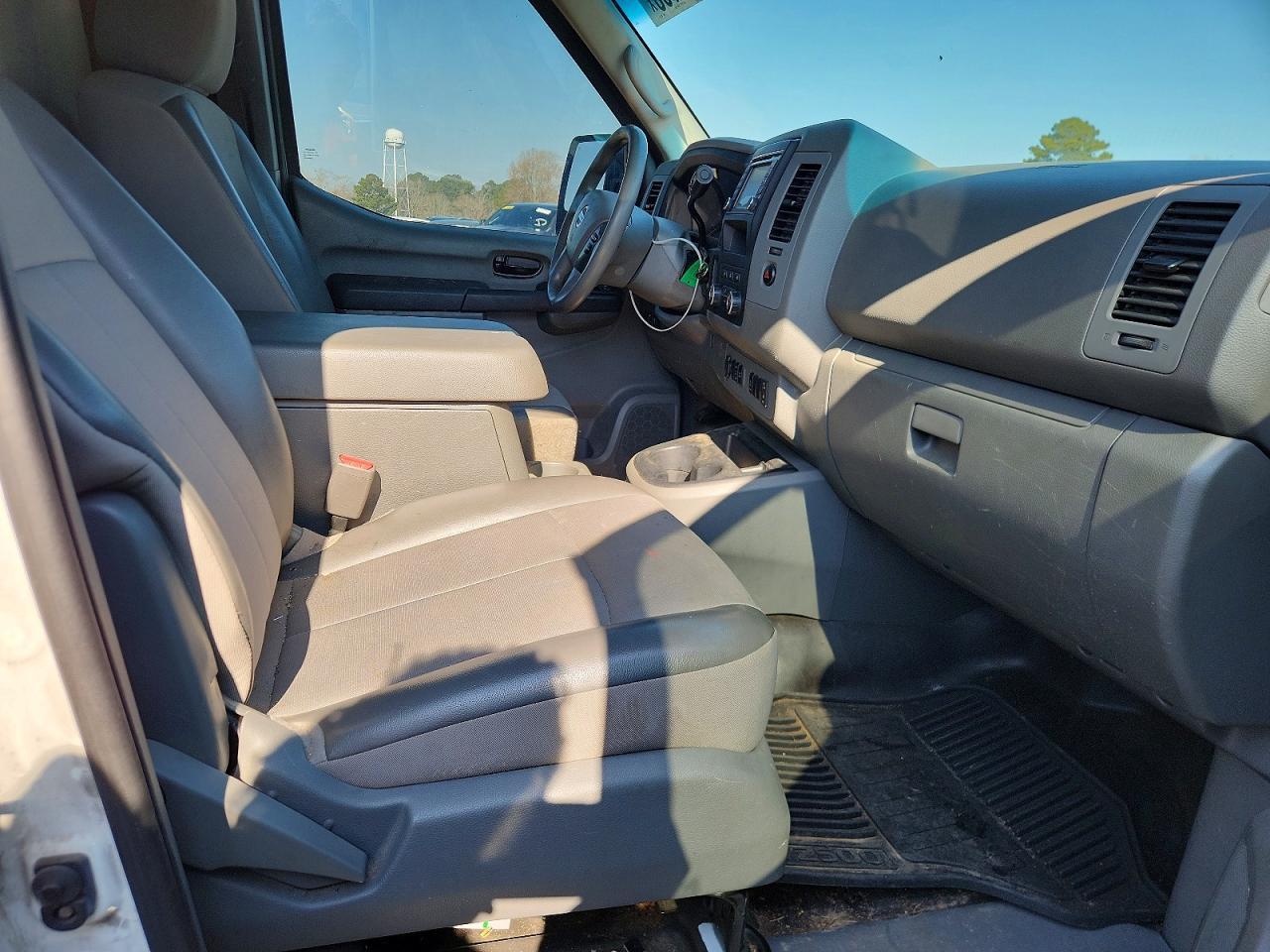 2020 Nissan NV 2500 Utility / Service Van