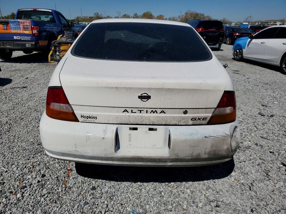 1998 Nissan Altima xe