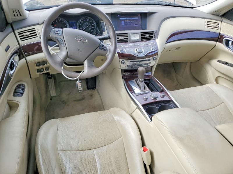 2017 Infiniti Q70 3.7