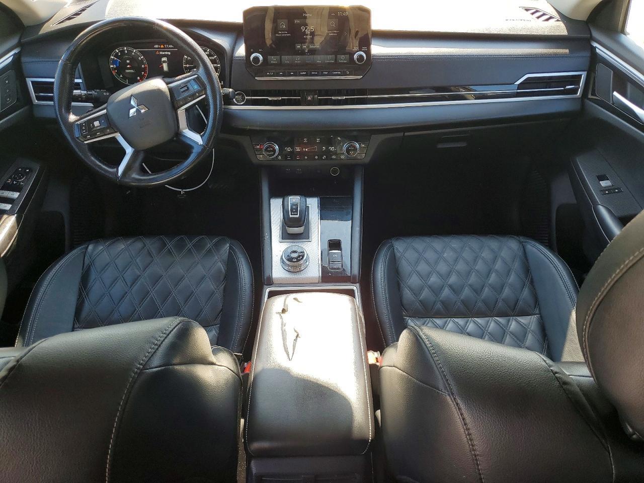 2024 Mitsubishi Outlander sel
