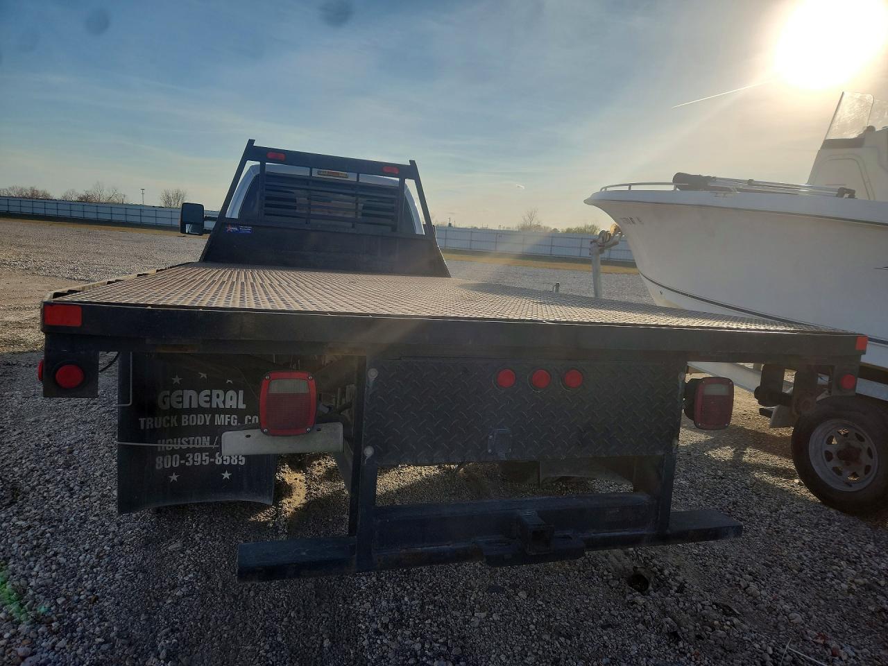 2014 Ford F450 Super Duty Flatbed Truck