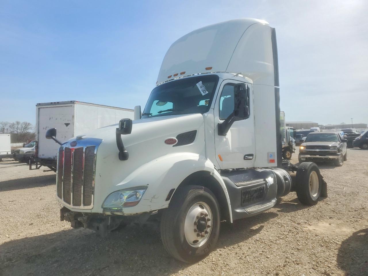 2017 Peterbilt 579-Semi Truck