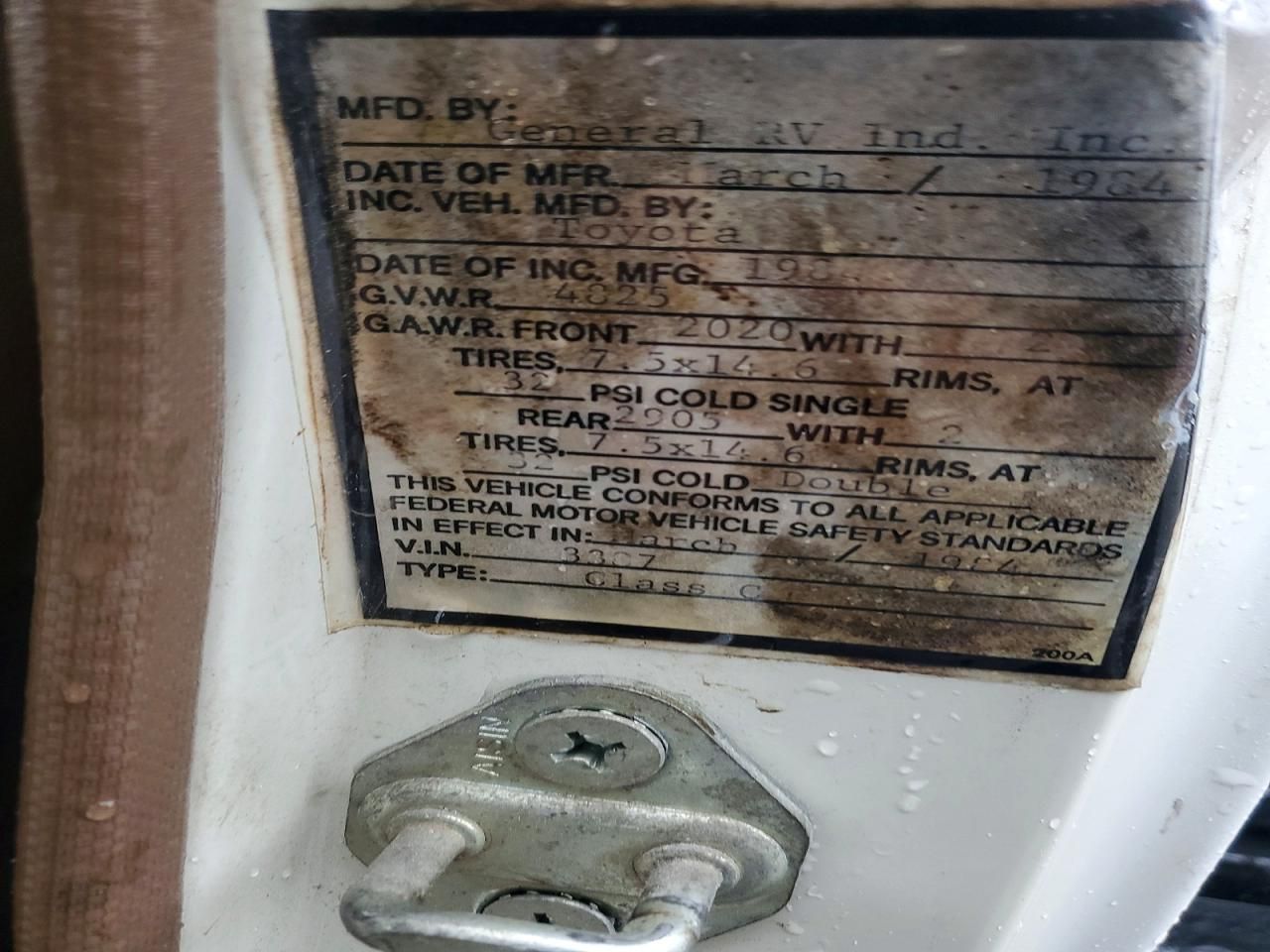 1984 Toyota Pickup Commercial / Camper RN55