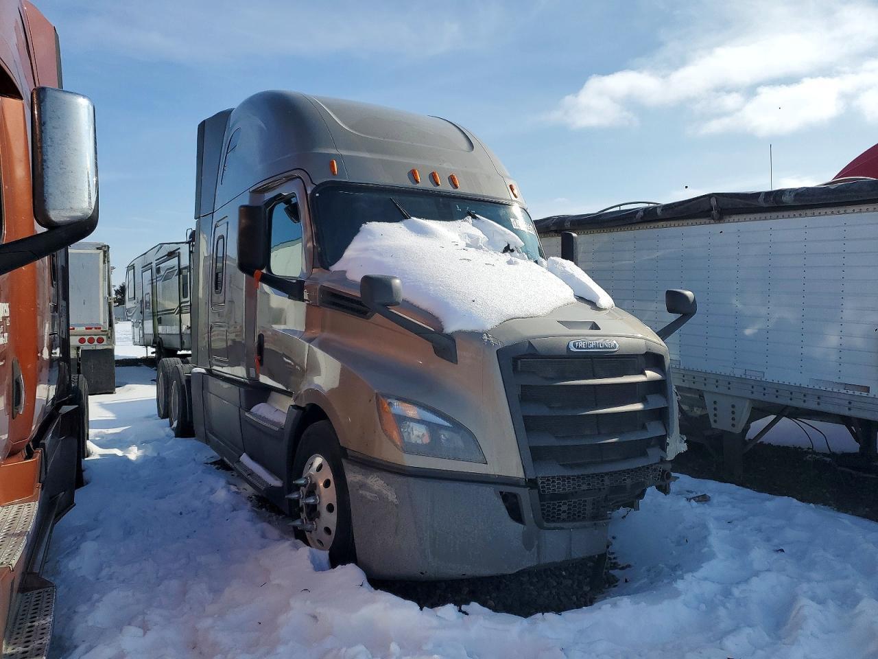 2020 Freigliner 2020 Freightliner Cascadia 126 Semi Truck