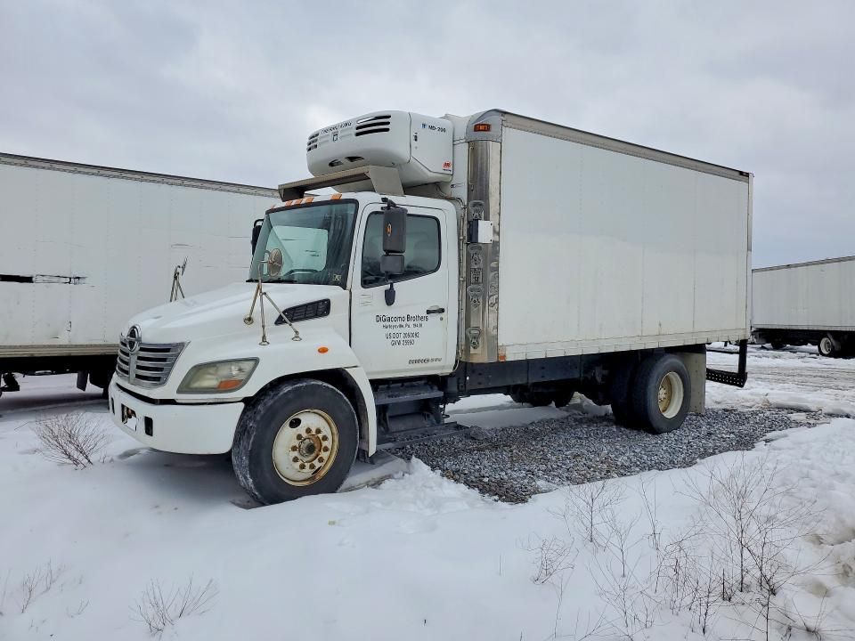 2010 Hino 258/268 Refrigerated box Truck