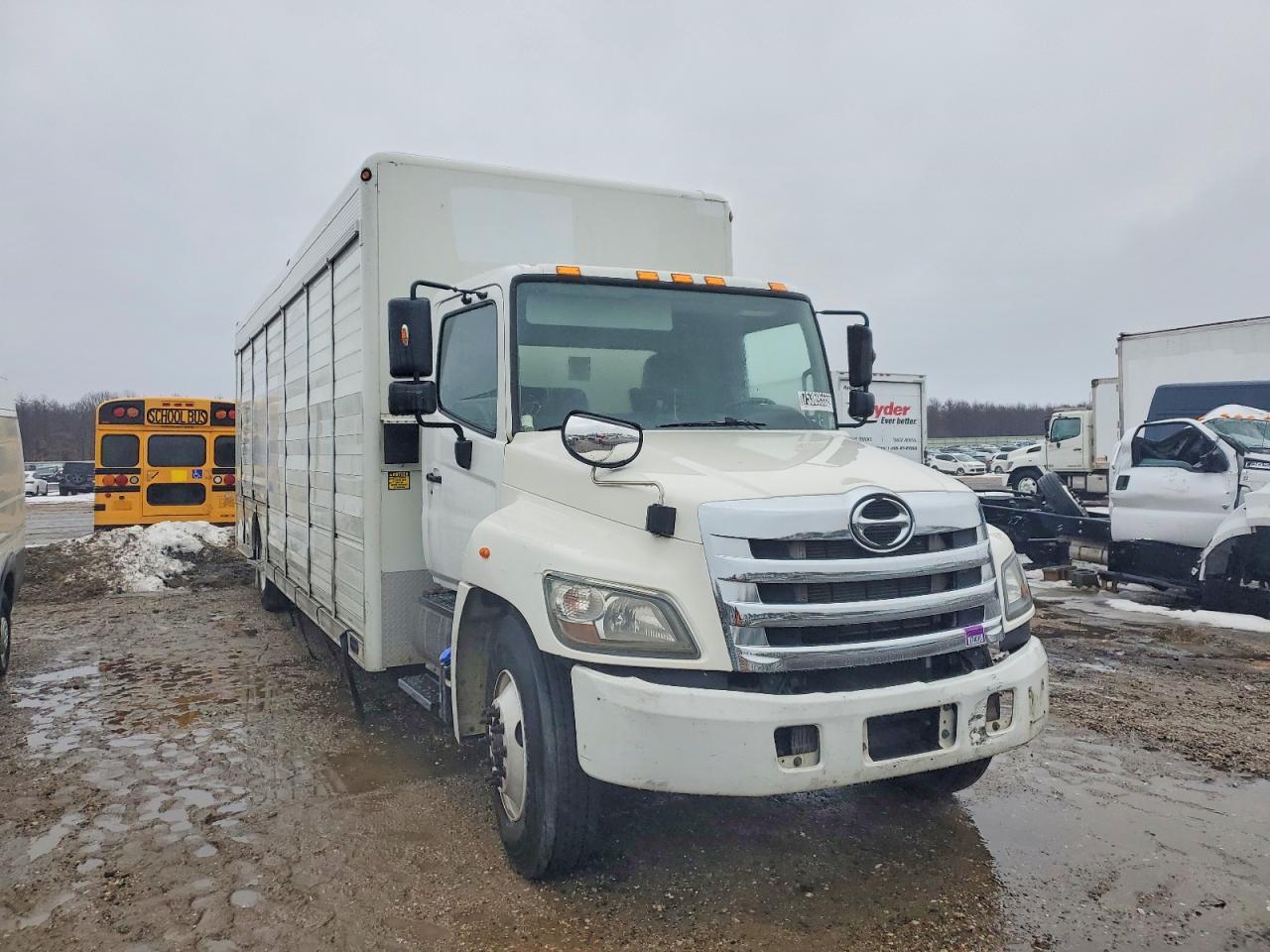 2016 Hino 338 BOX Truck