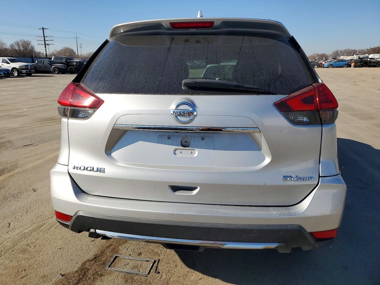 2017 Nissan Rogue sv