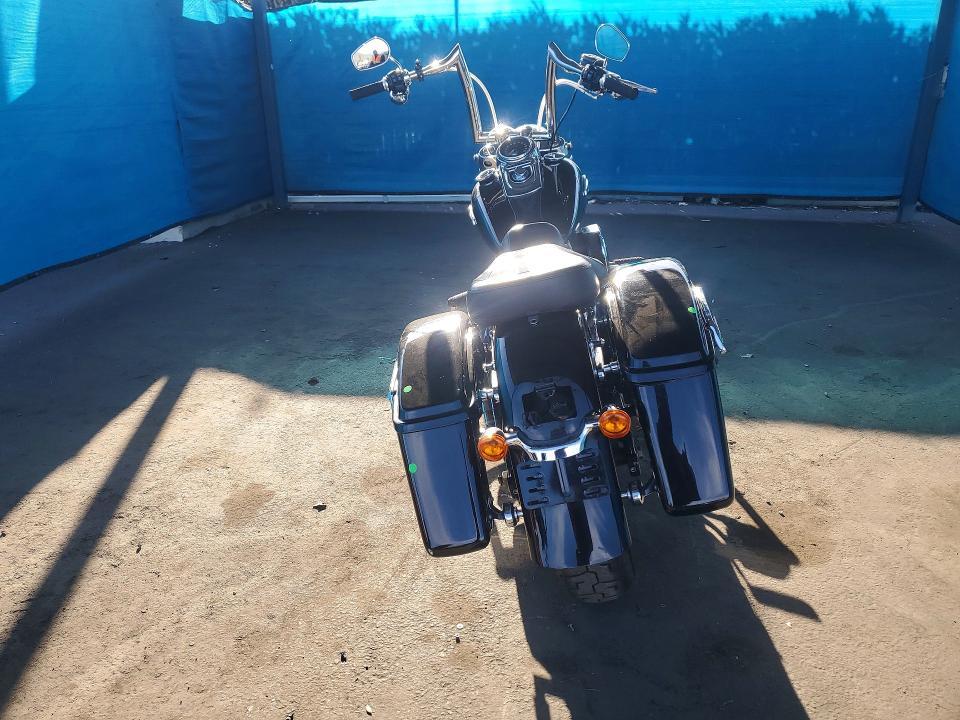 2016 Harley-Davidson FLD Switchback