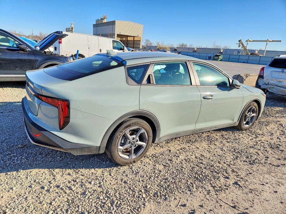 2025 KIA K4 lxs