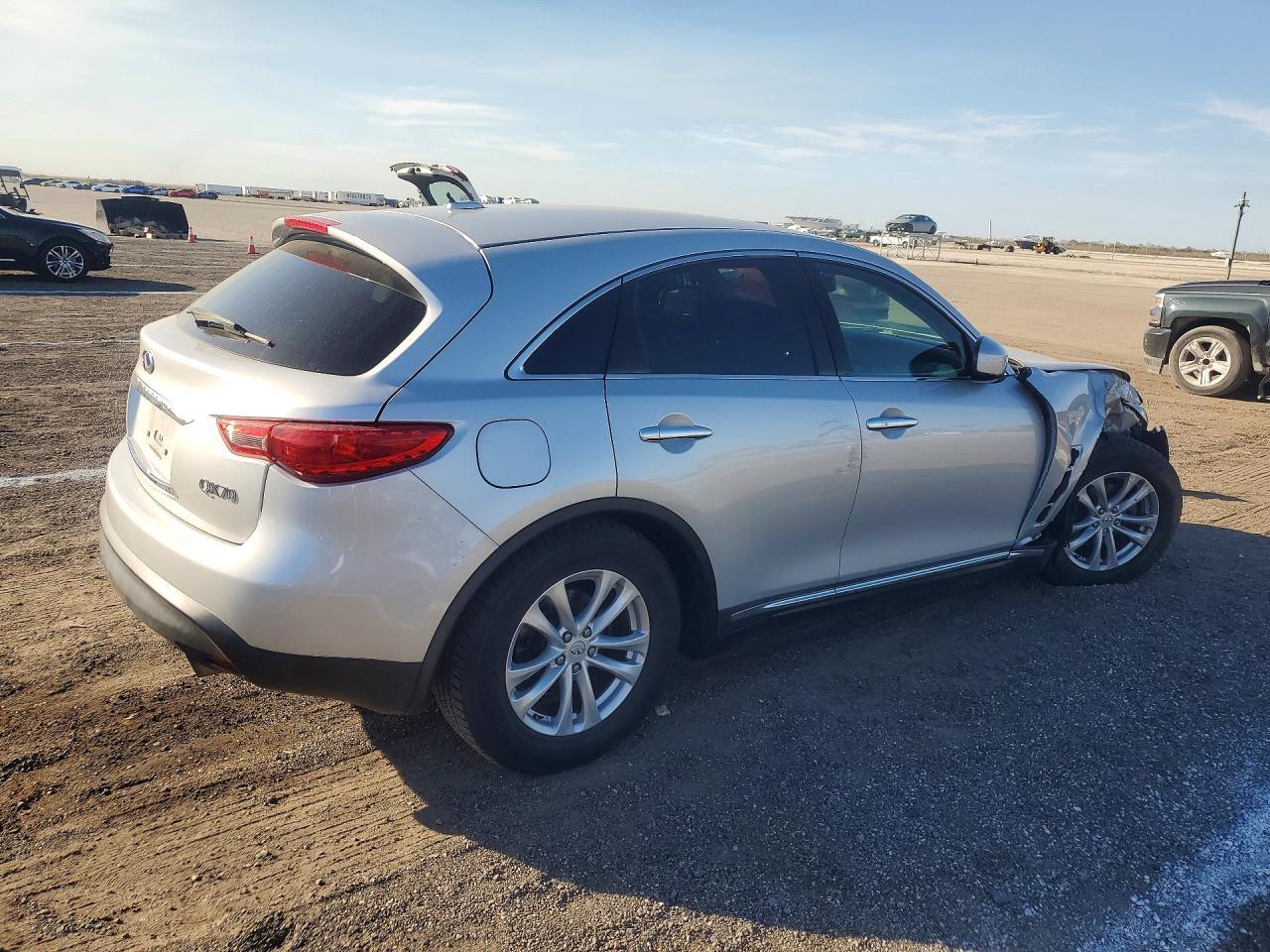 2017 Infinity Qx70