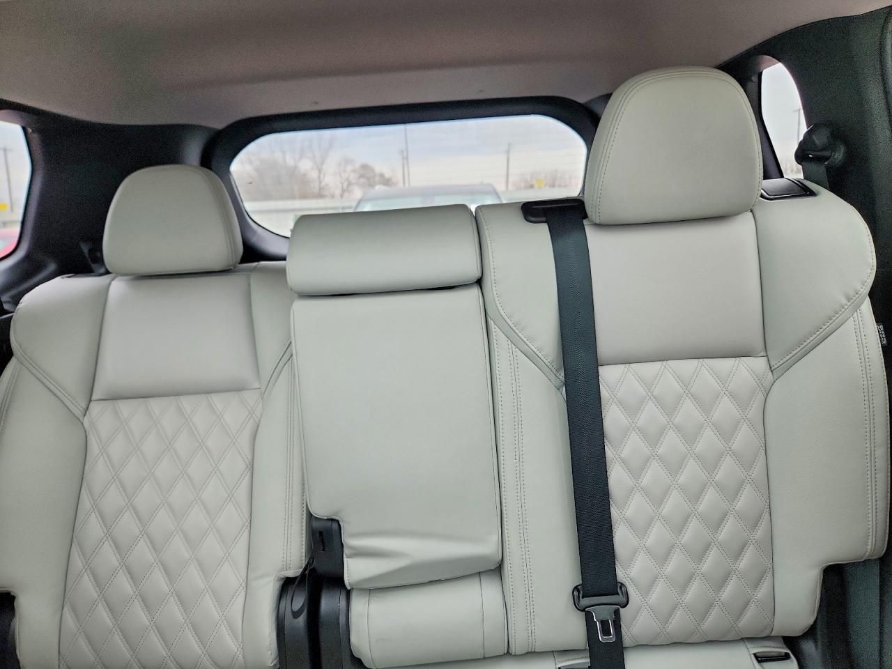 2023 Mitsubishi Outlander sel