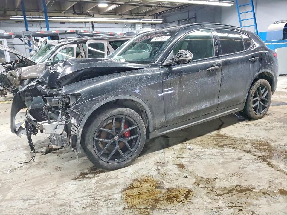2018 Alfa Romeo Stelvio ti Sport