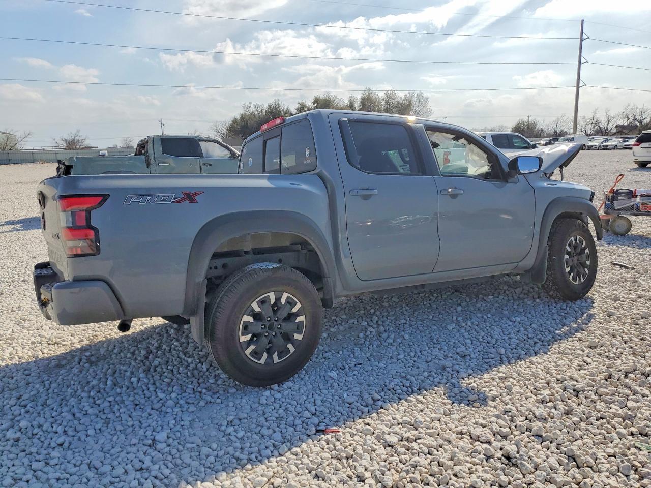 2022 Niss Frontier s