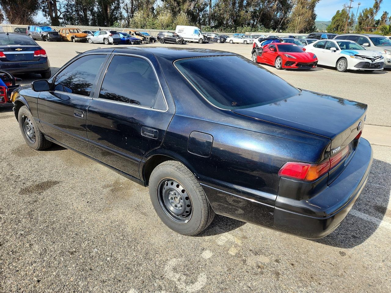 1999 Toyota Camry le
