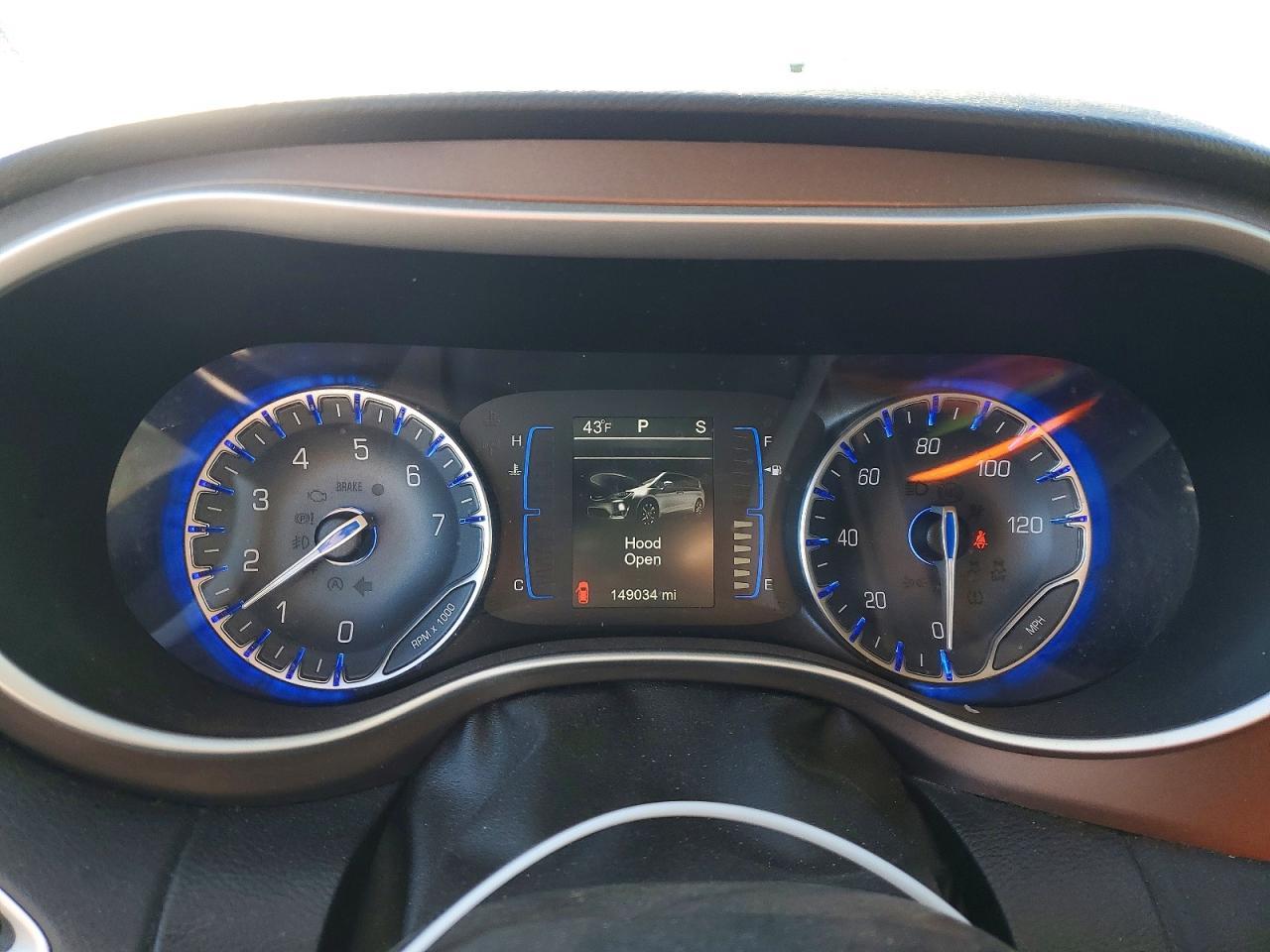 2017 Chrysler Pacifica Touring l