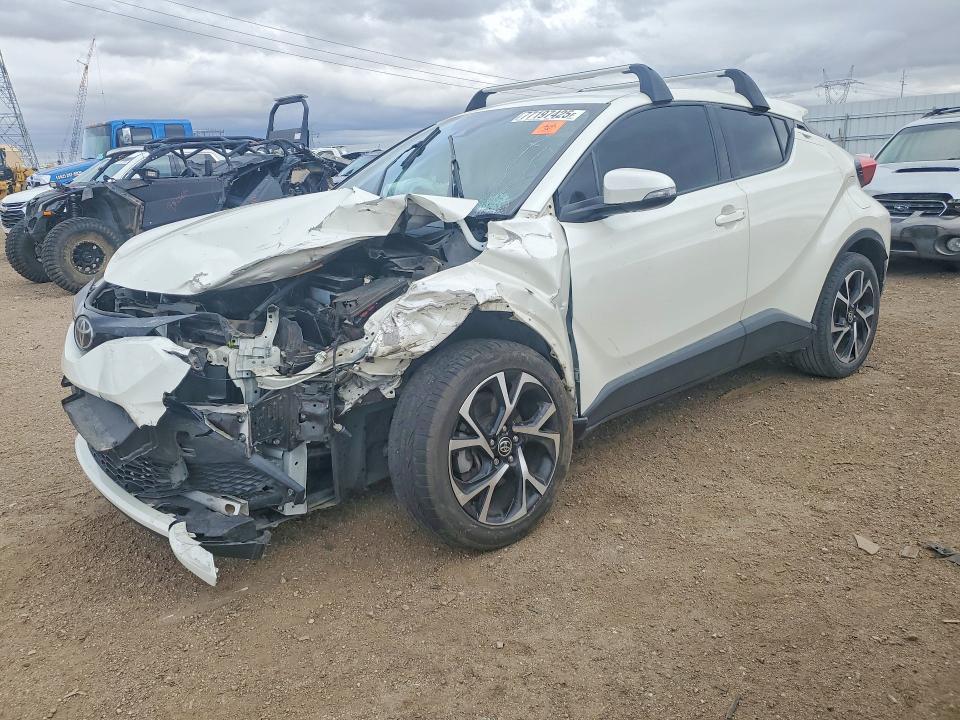 2021 Toyota C-hr xle