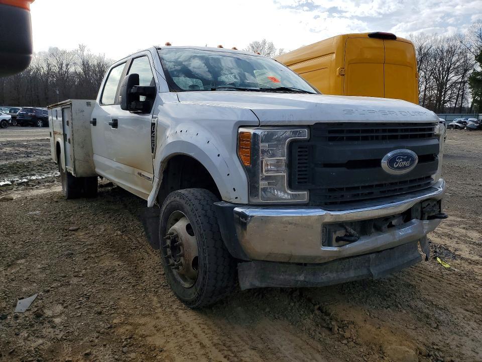 2017 Ford F450 Super Duty Utility / Service Truck