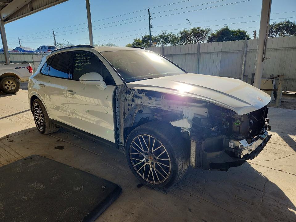 2023 Porsche Cayenne Base