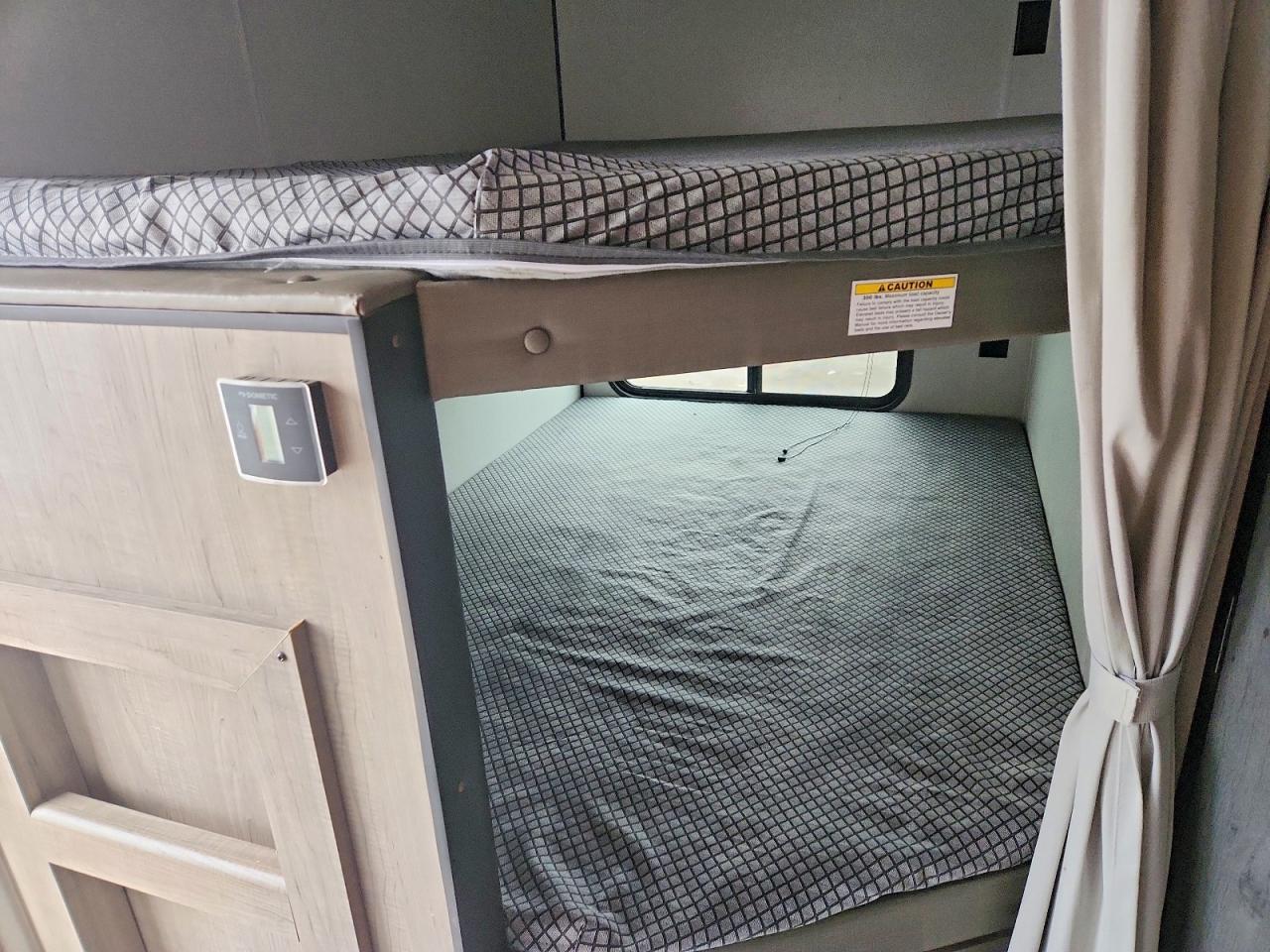 2021 Keystone Hideout-Camper