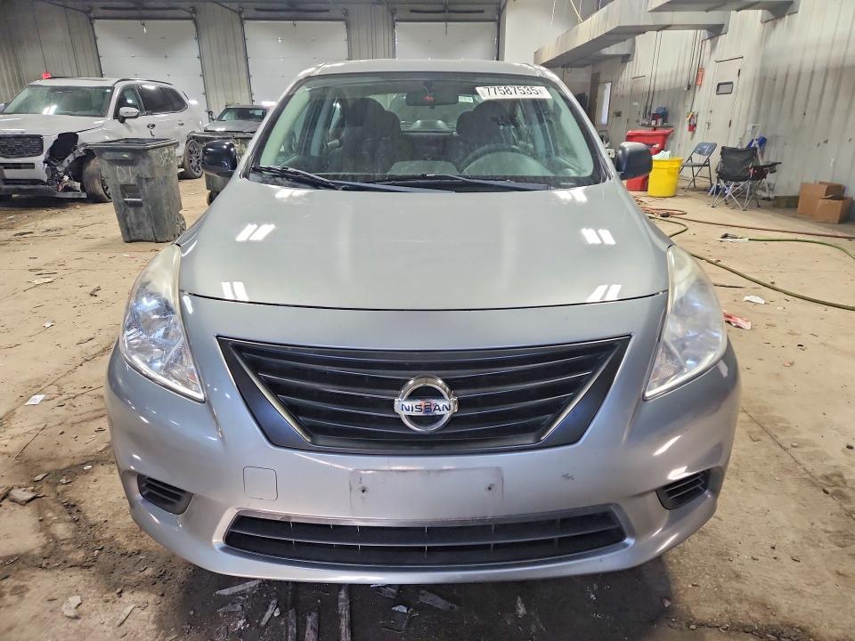2013 Nissan Versa s