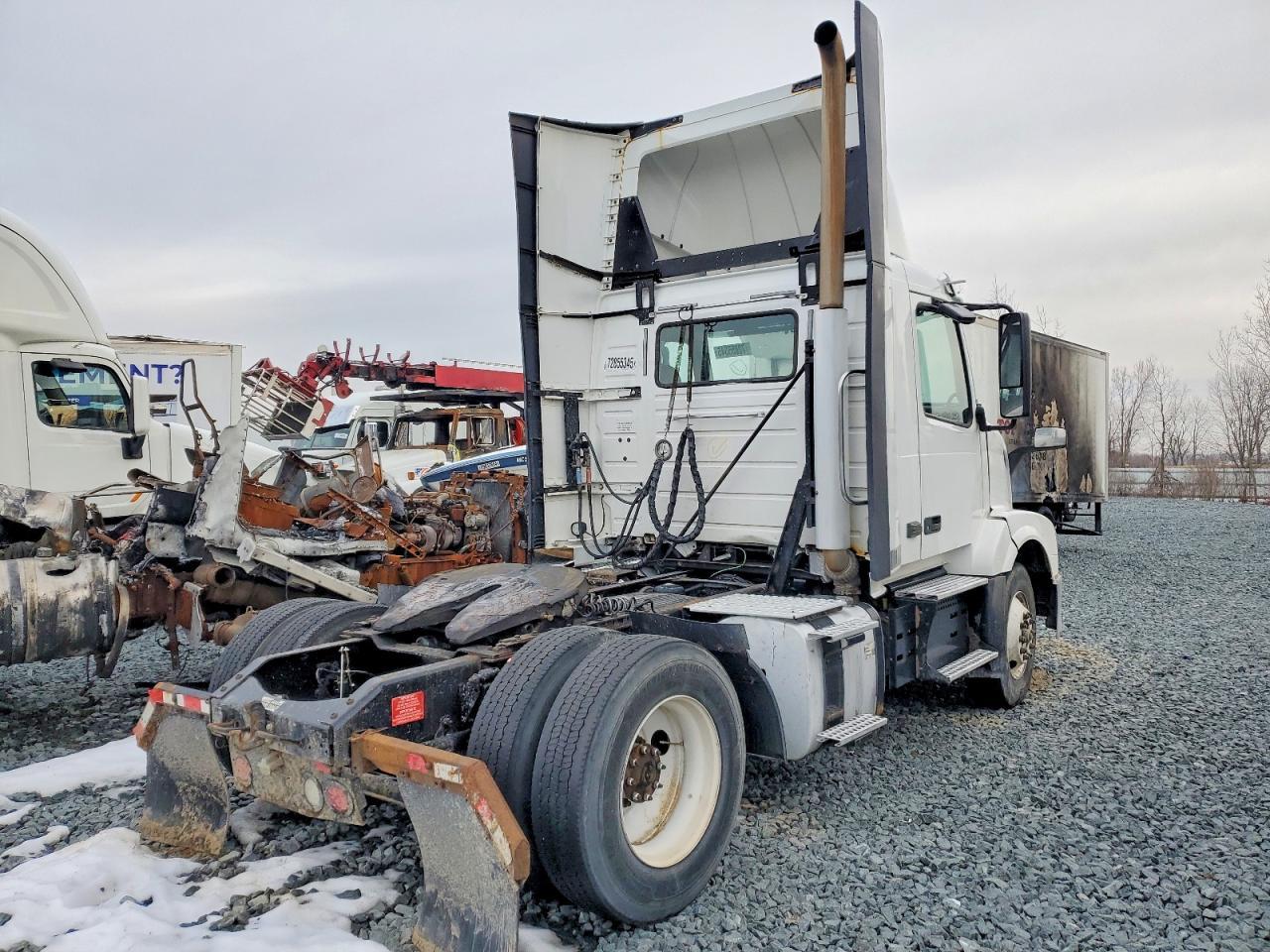 2018 Volvo VNL Semi Truck