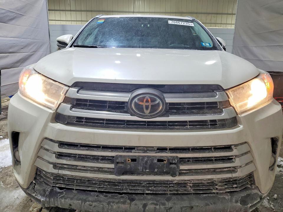 2018 Toyota Highlander se