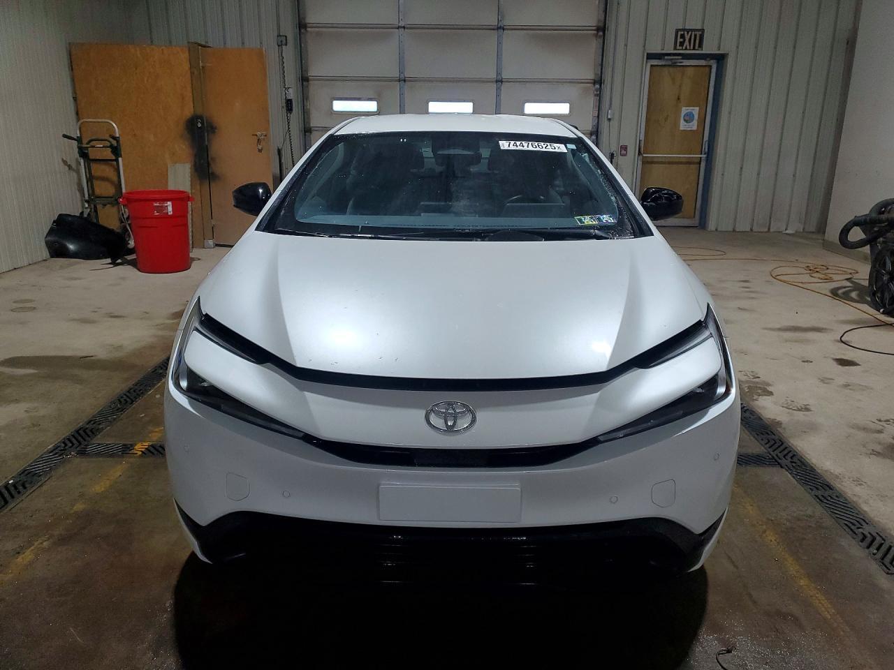 2024 Toyota Prius le