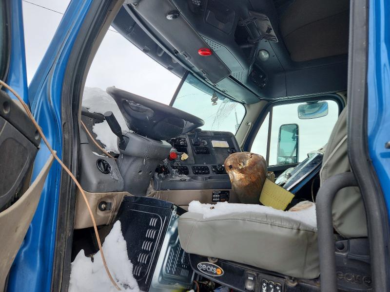 2013 Freigliner 2013 Freightliner Cascadia Semi Truck