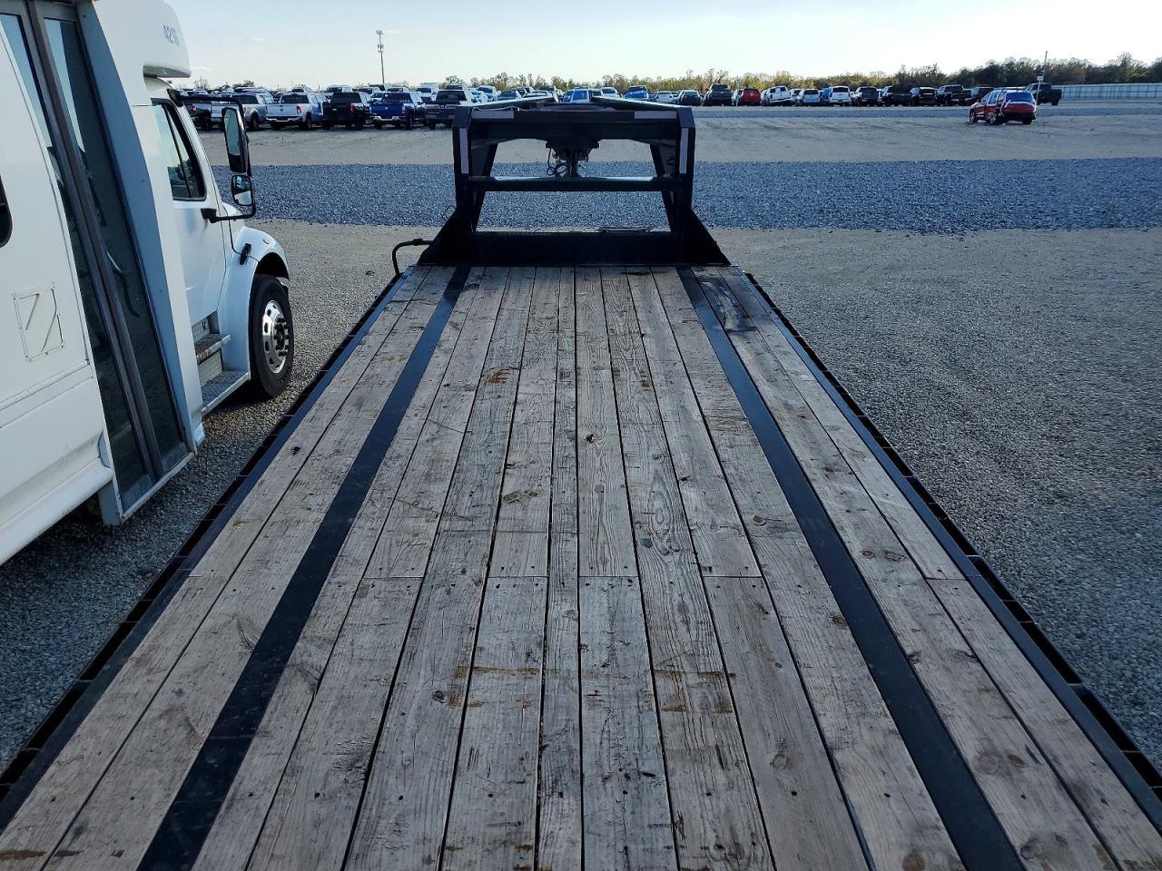 2025 Load Trailer 2025 Load Trail Equipment Trailer