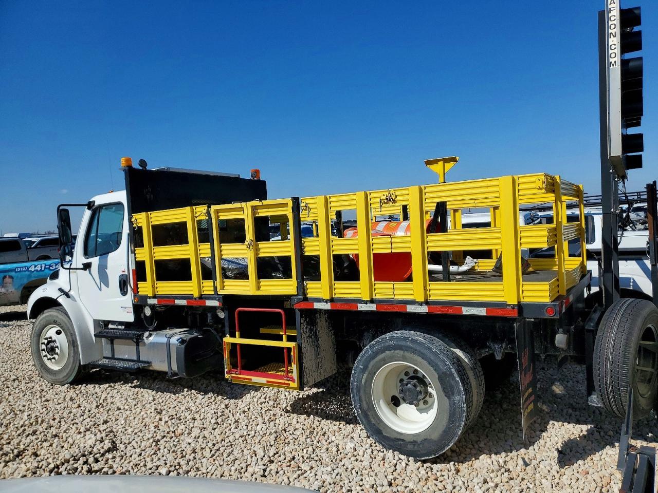 2021 Freightliner Business Class M2 Flatbed Truck