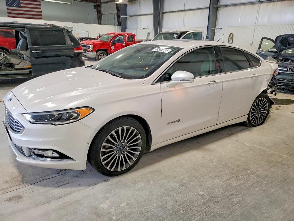 2018 Ford Fusion Titanium/platinum hev