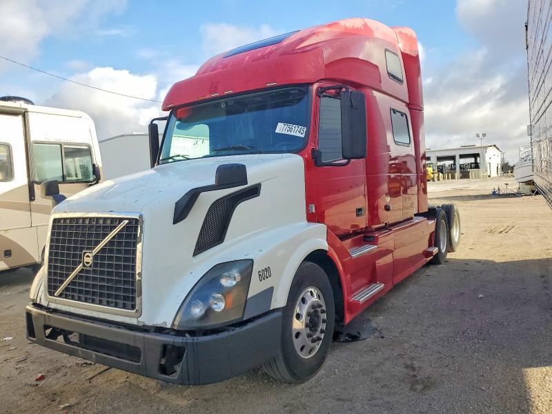 2011 Volvo VNL Semi Truck