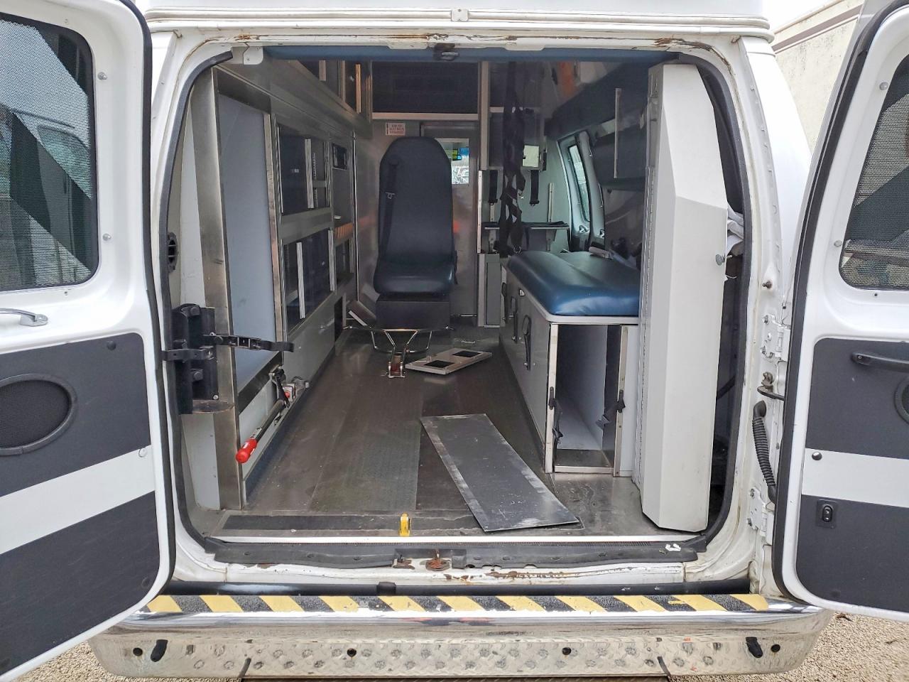 2014 Ford E350 Ambulance