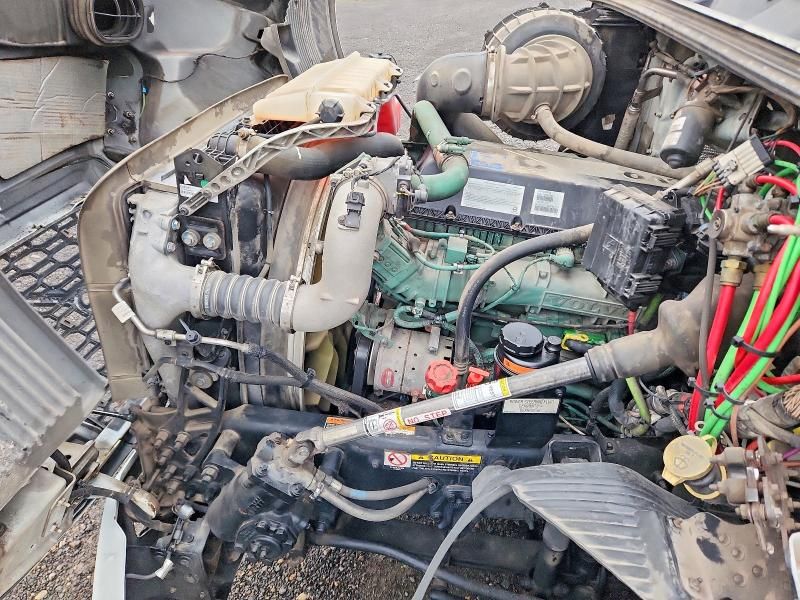 2020 Volvo VNR Semi Truck