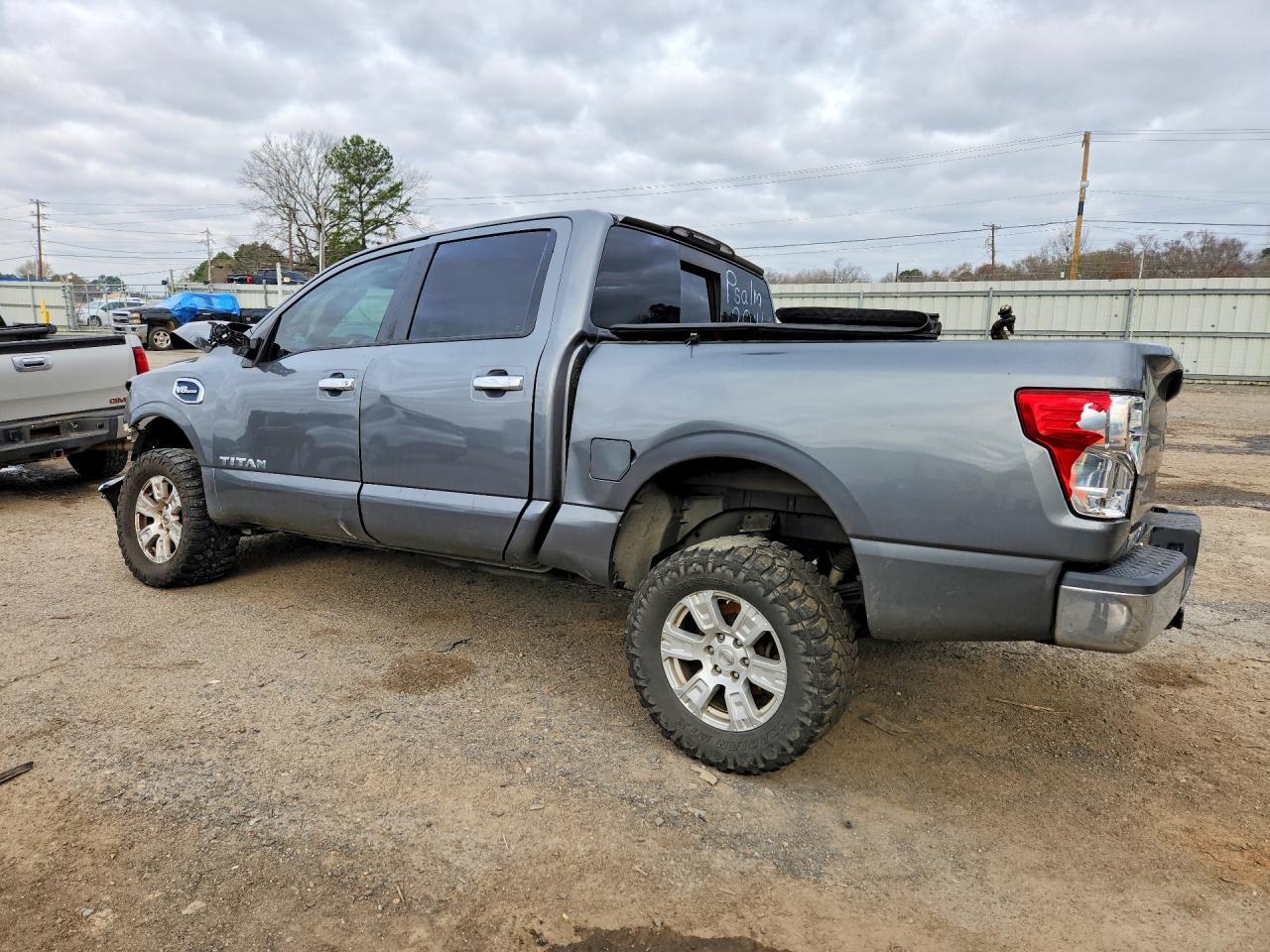 2017 Nissan Titan SV