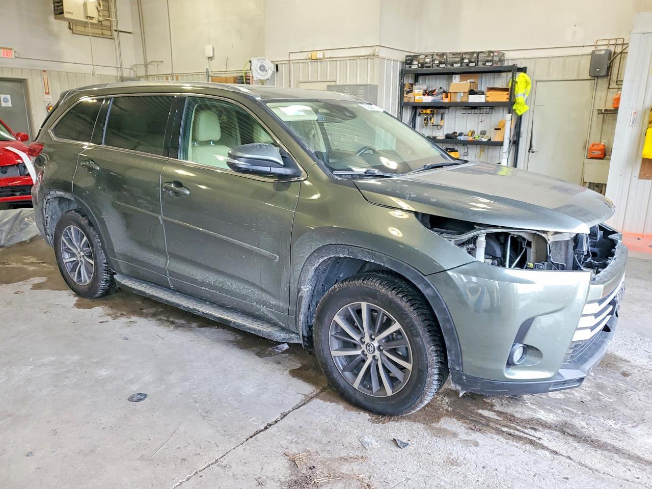 2017 Toyota Highlander se