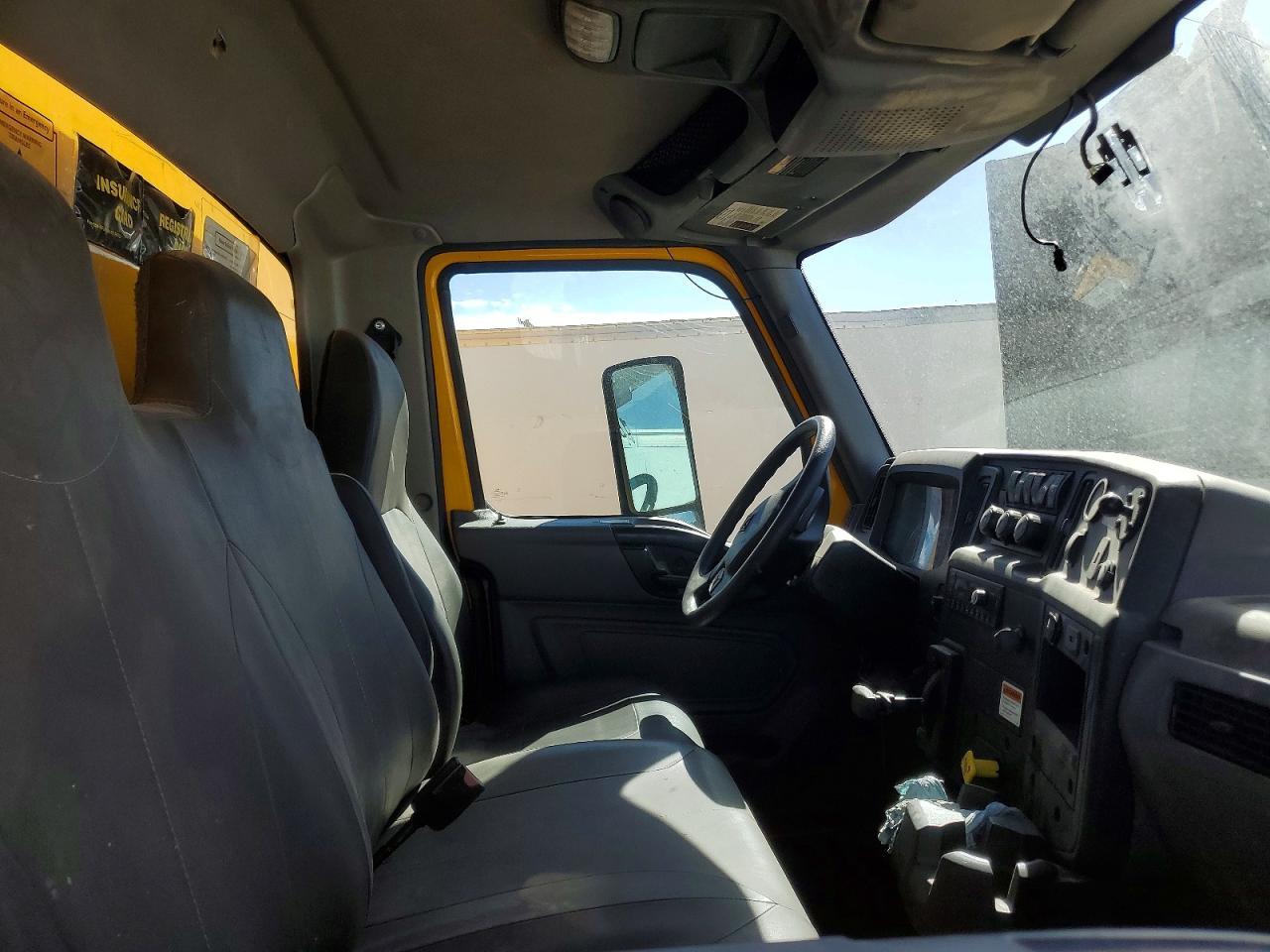 2022 International MV607 BOX Truck