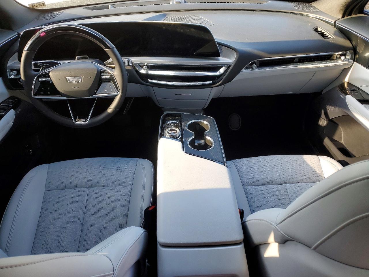 2024 Cadillac Lyriq Sport