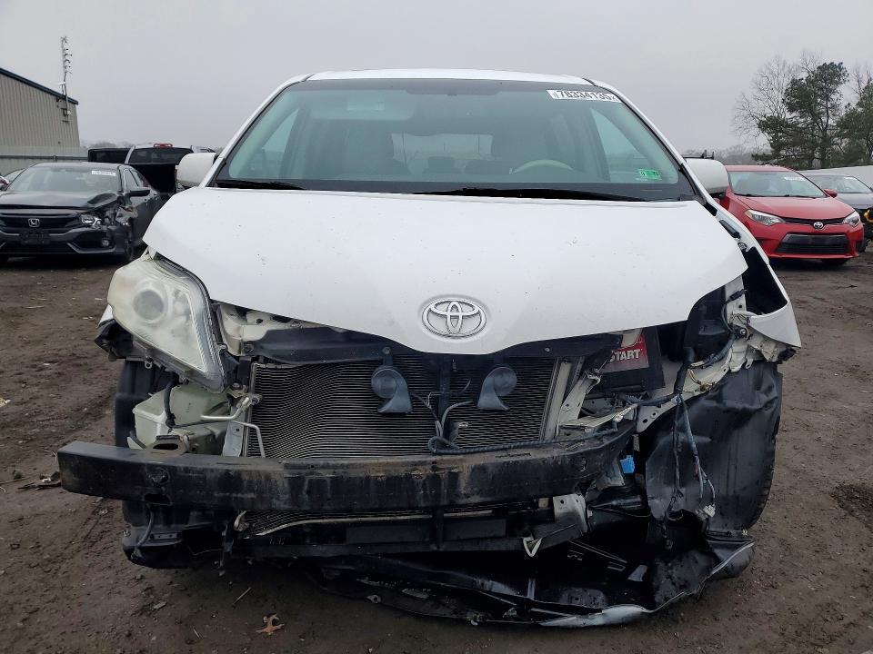 2013 Toyota Sienna xle